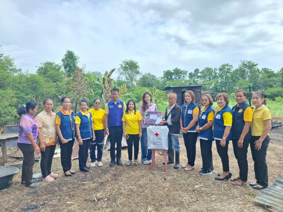 ลงพื้นที่ตรวจเยี่ยมสถานที่เกิดเหตุพร้อมให้ความช่วยเหลือเบื้องต้น  รายนางกัลยากร พุ่มกลัด  